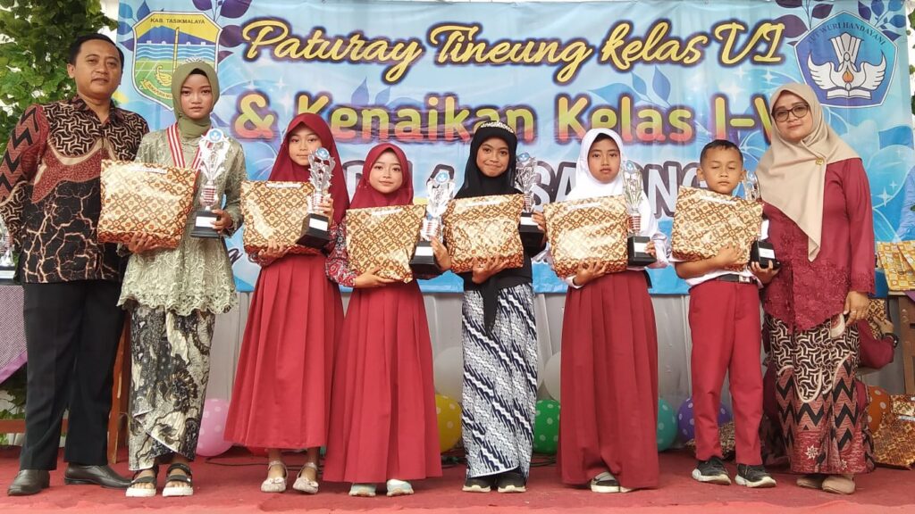 Ekskul Pramuka Bergelora, Prestasi Siswa Meningkat! prestasi gemilang dalam berbagai kejuaraan tingkat kecamatan dan gugus