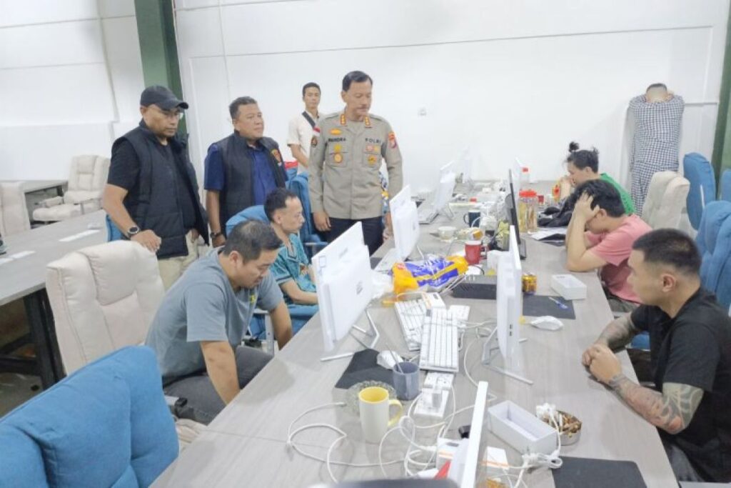 Love Scamming: Ancaman Tersembunyi dalam Dunia Maya pengertian love scamming