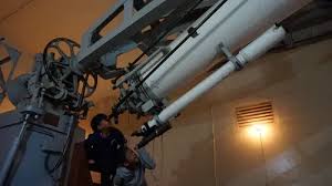 Amati Benda-benda Langit Pada Siang Hari dengan Teleskop Ini teleskop