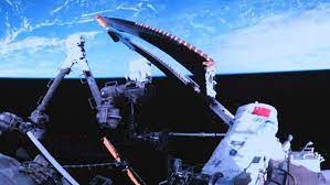 Astronaut China Pecahkan Rekor 8,5 Jam Kerja di Luar Stasiun Astronaut China Pecahkan Rekor