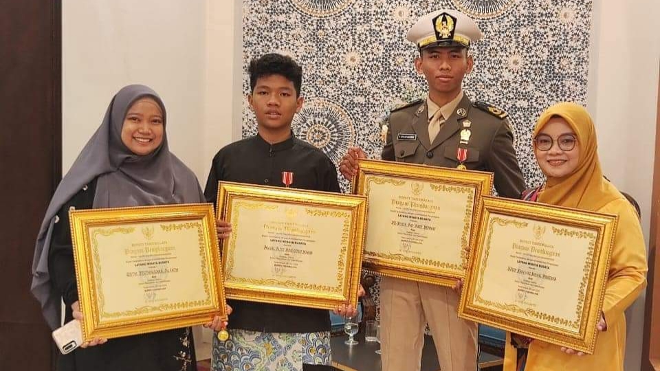 QSBS Raih 18 Penghargaan dan 81% Lulusan Diterima di PTN penghargaan untuk qsbs al-kautsar 561