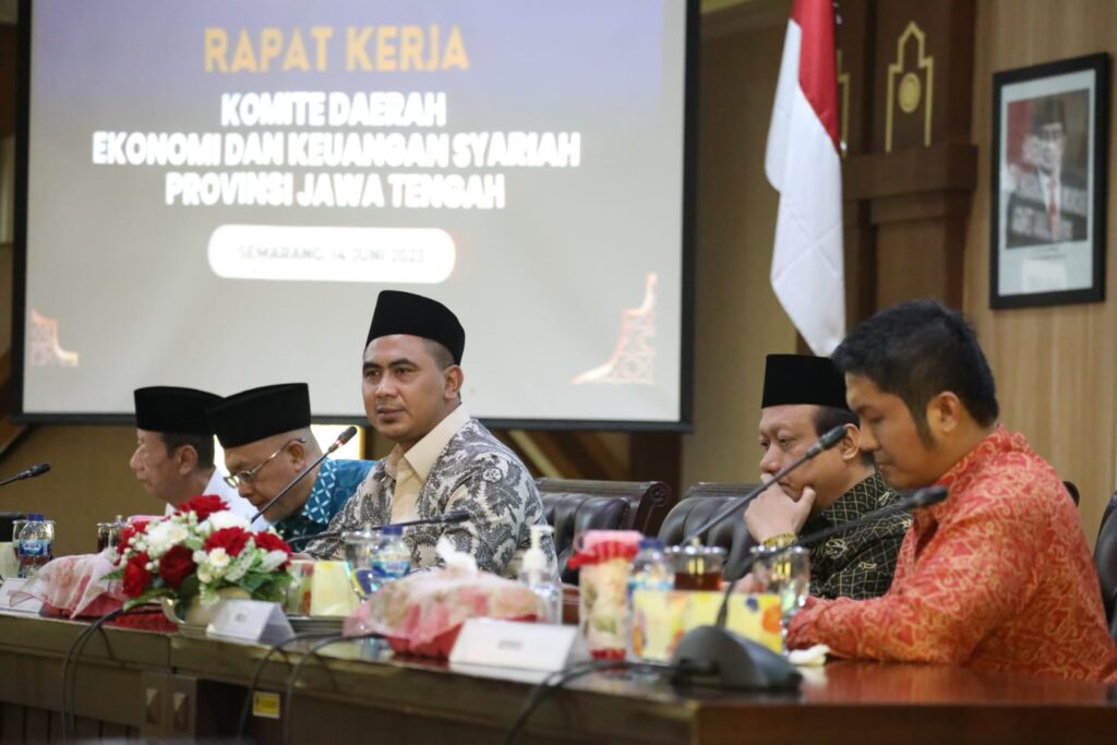 Pemprov Jateng Perkuat Ekonomi Syariah dengan KDEKS