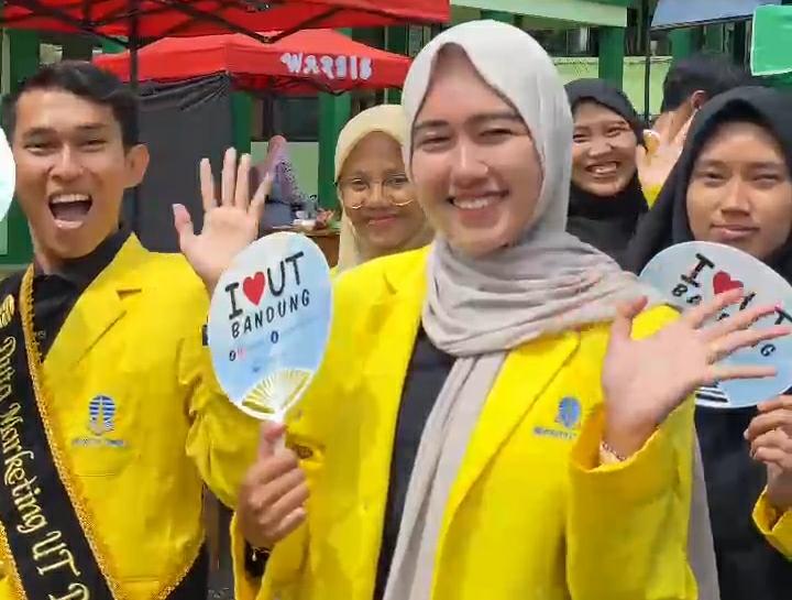 SALUT Tasikmalaya Unit Pesantren Pramuka Khalifa Bersama UT Bandung di Edu Fair SMANCIS